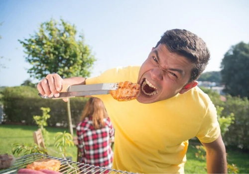 O que acontece se uma pessoa comer apenas carne? ( Imagem: Freepik)