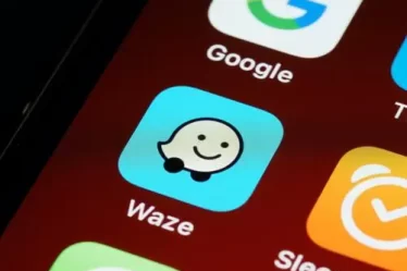 Conheça o Waze no Android Automotive