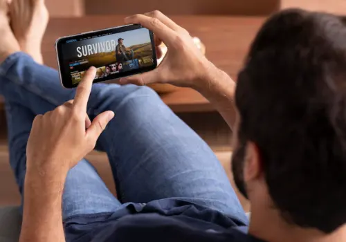 TV aberta grátis no celular: Melhores aplicativos para assistir ( Imagem: Freepik)