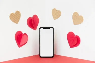 Celular com corações